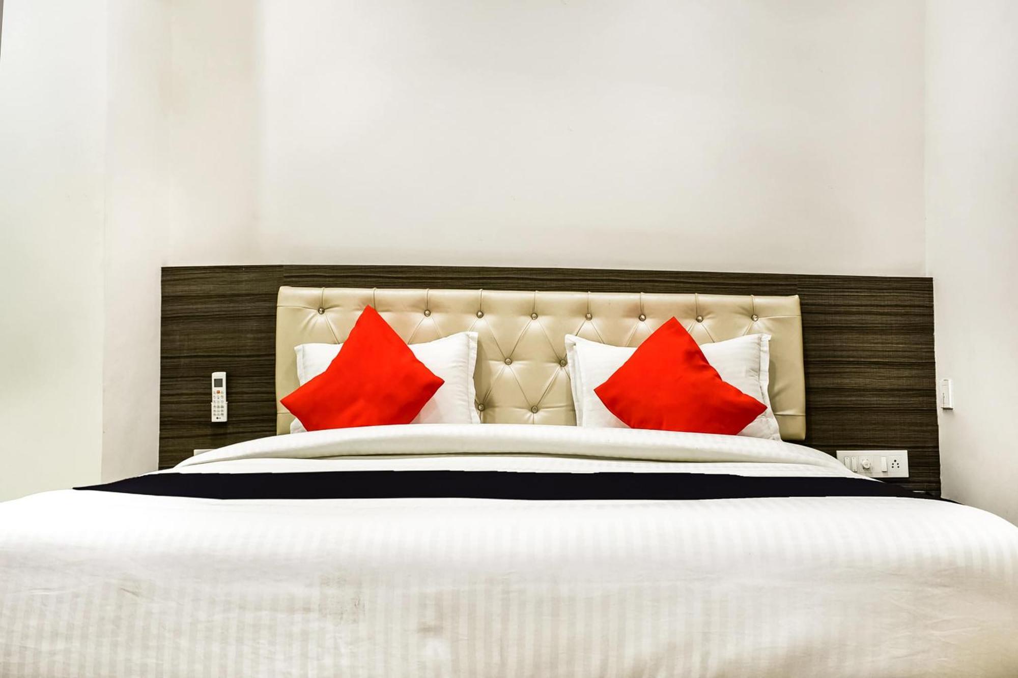 Hotel Capital O Jai Adisson Cuttack Exterior foto