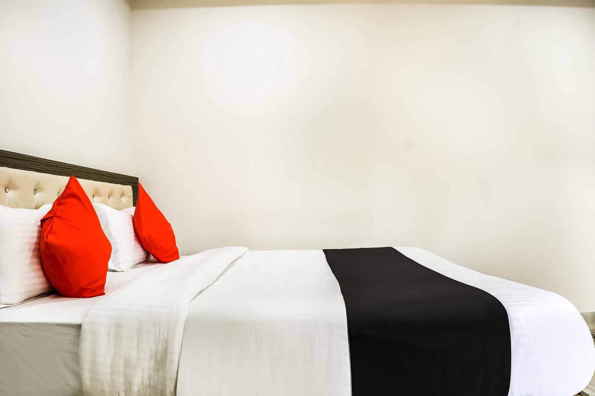 Hotel Capital O Jai Adisson Cuttack Exterior foto